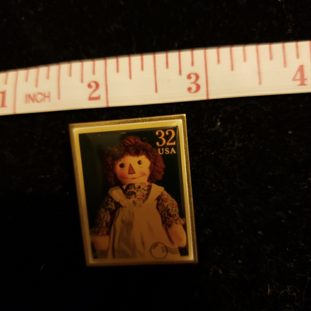 Raggedy Ann 32 cent stamp Lapel pin